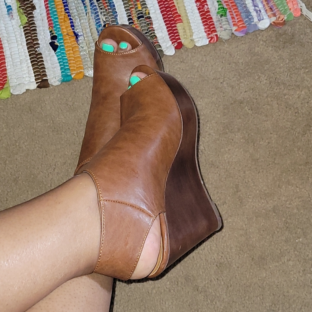 Wedged peep toe heels